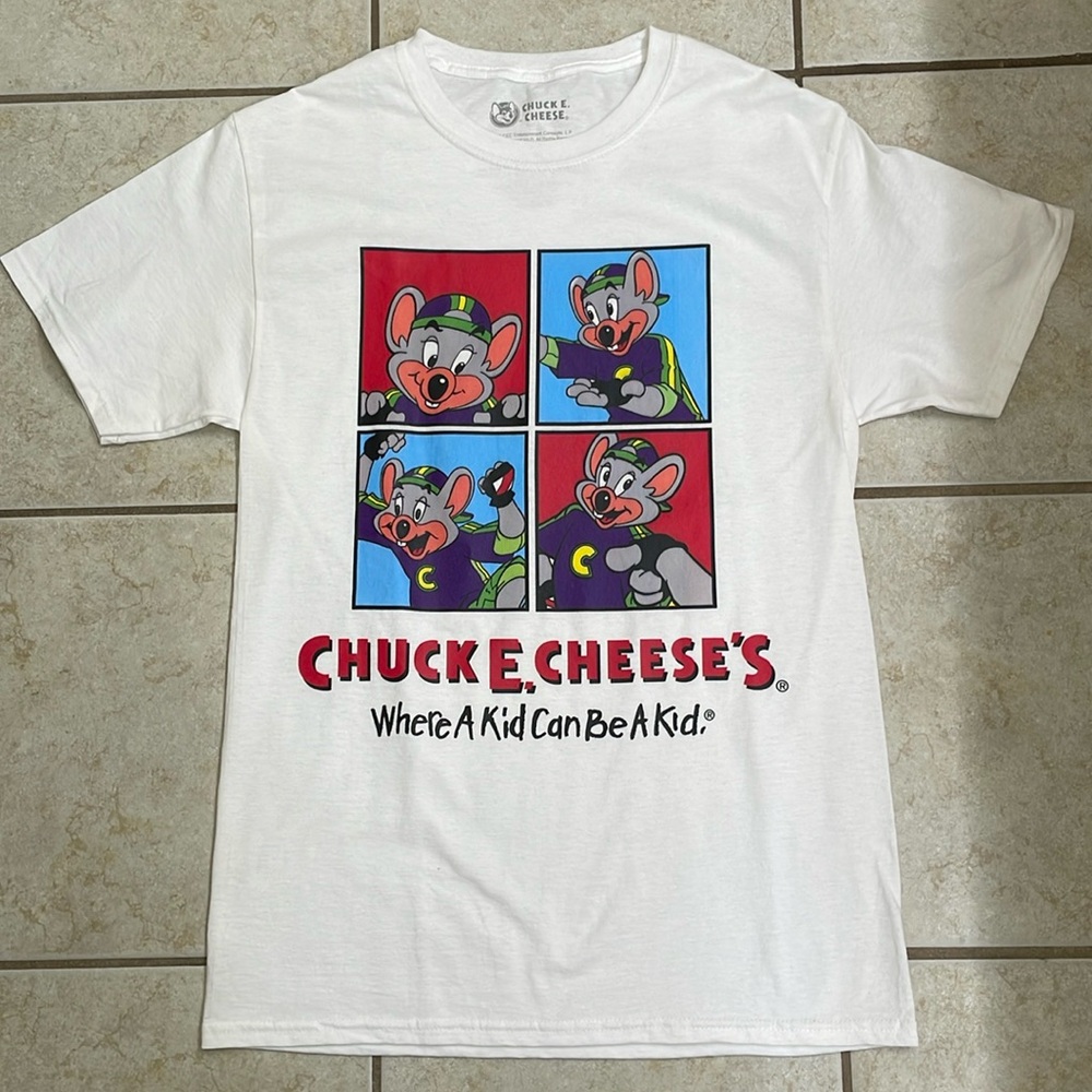 Rue21 White Graphic Tee with Chuck E. Cheese's Design